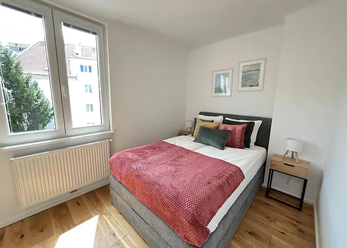 Cozy Flat Near Metro & Schoenbrunn Palace * Wenen