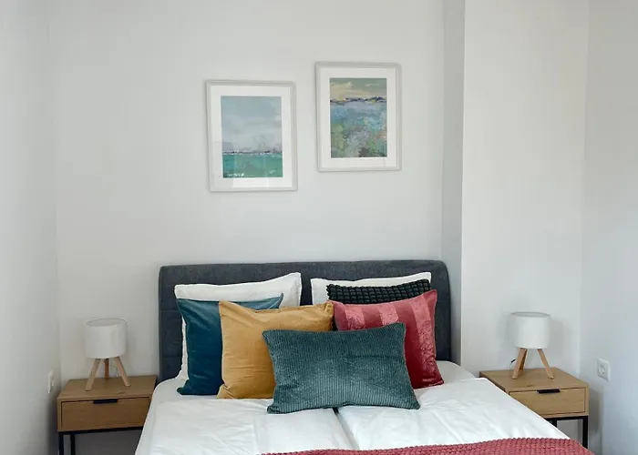 Appartement Cozy Flat Near Metro & Schoenbrunn Palace Wenen