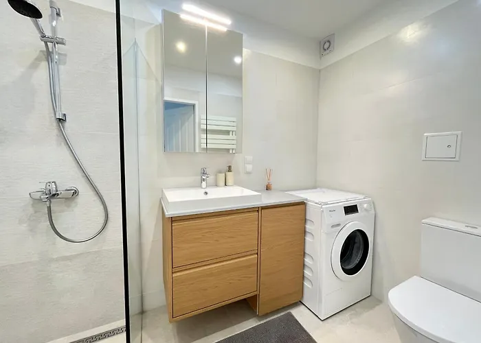 Cozy Flat Near Metro & Schoenbrunn Palace *